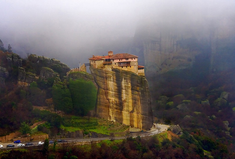 Meteora Photo by Vaggelis Vlahos